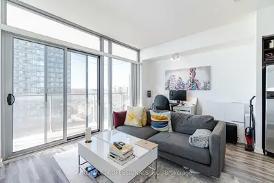 103 The Queensway Avenue 810, Toronto, On M6s 5b3
