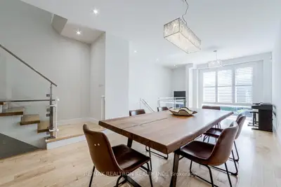 6b Trowell Avenue, Toronto, On M6m 1l4
