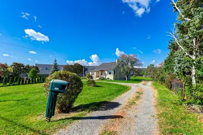 1695 Coram Crescent Main, Mississauga, On L4x 1l1