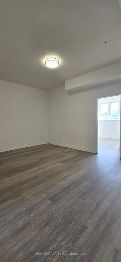 1224 St Clair Avenue W, Toronto, On M6e 1b4
