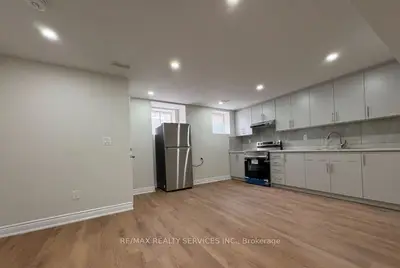 4 Divers Road Bsmt, Brampton, On L7a 5c8
