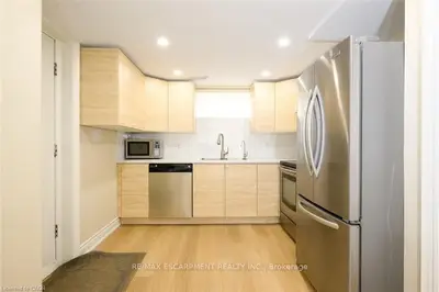 347 York Road Lower #2, Burlington, On L7r 3x5
