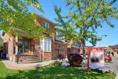 7 Darou Crescent, Brampton, On L6r 0n7