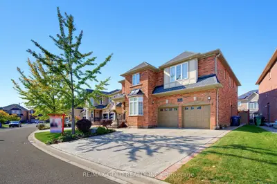 7 Darou Crescent, Brampton, On L6r 0n7