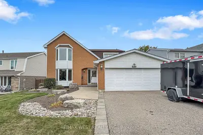 13 Mansfield Street, Brampton, On L6s 2x8