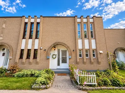 19 London Green Court 87, Toronto, On M3n 1k3