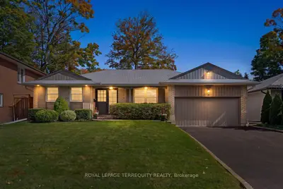 21 Greencoat Road, Toronto, On M9c 2t7
