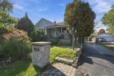 1054 Glendor Avenue, Burlington, On L7r 3v4