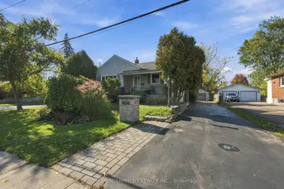 1054 Glendor Avenue, Burlington, On L7r 3v4