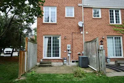 6950 Tenth Line Drive 24, Mississauga, On L5n 6y1
