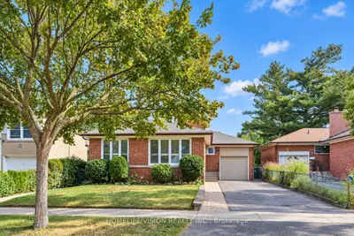 11 Larstone Avenue, Toronto, On M8z 2n5