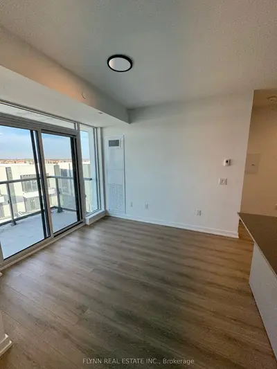 10 Lagerfeld Drive 416, Brampton, On L7a 5l3