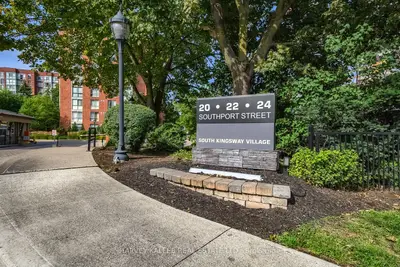 20 Southport Street 521, Toronto, On M6s 4y8
