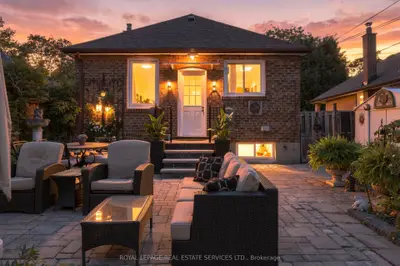 89 Yorkview Drive, Toronto, On M8z 2g3