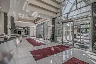 285 Enfield Place 1908, Mississauga, On L5b 4l8