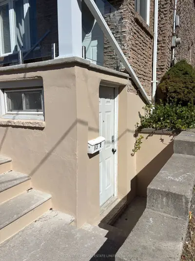 173 Chambers Avenue Lower, Toronto, On M6n 3m5