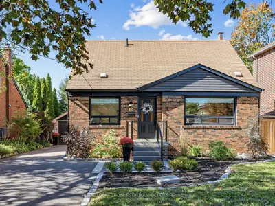36 Jodphur Avenue, Toronto, On M9m 2j4
