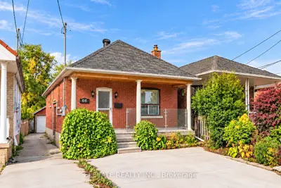 66 Hartley Avenue Main, Toronto, On M6e 4e8