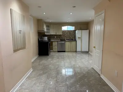 5689 Sidmouth Street Lower, Mississauga, On L5v 2h1