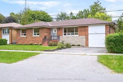 45 Fernalroy Boulevard, Toronto, On M8z 3w2