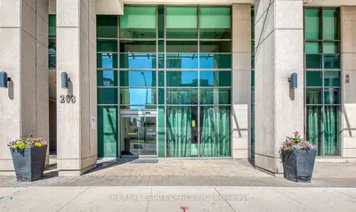 208 Enfield Place 1502, Mississauga, On L5b 0b8