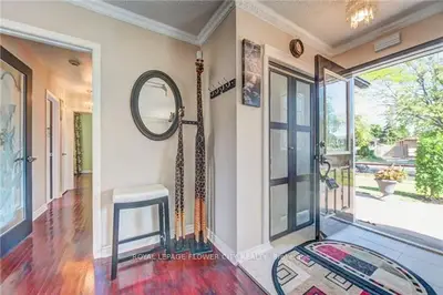 20 Dorward Drive, Toronto, On M9v 2j6