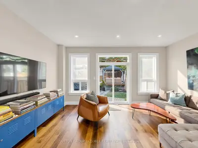 42 Bell Manor Drive, Toronto, On M8y 0a4