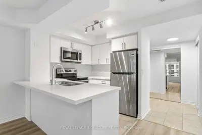 4080 Living Arts Drive 2407, Mississauga, On L5b 4n3