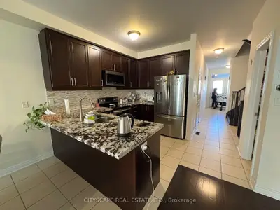 138 Sky Harbour Drive, Brampton, On L6y 0v1