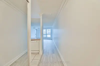 2111 Lake Shore Boulevard W 1512, Toronto, On M8v 4b2