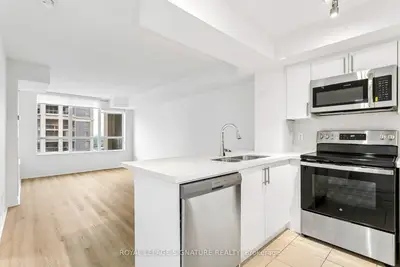 4080 Living Arts Drive 2407, Mississauga, On L5b 4n3