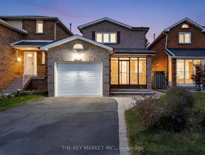238 Lech Walesa Drive, Mississauga, On L5b 3h2
