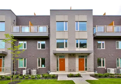 18 Applewood Lane 16, Toronto, On M9c 0c1