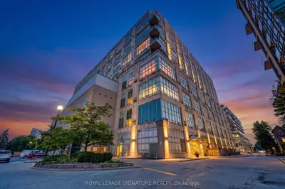 250 Manitoba Street 714, Toronto, On M8y 4g8