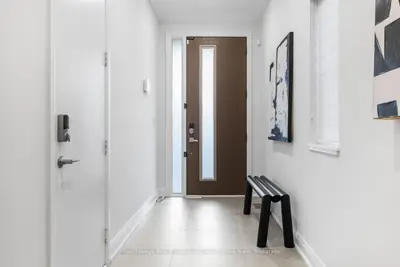 41 B Maple Avenue N, Mississauga, On L5h 2r9