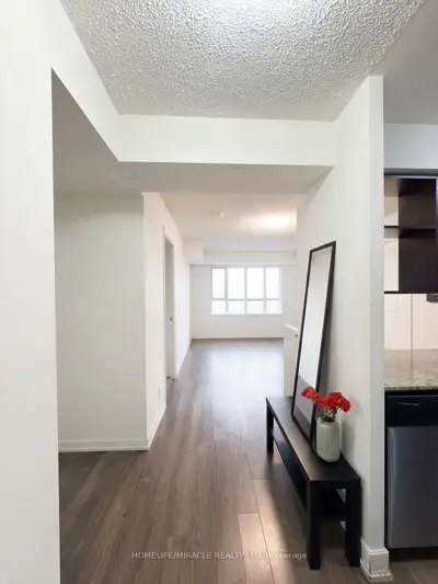 2 Eva Road 826, Toronto, On M9c 2a8