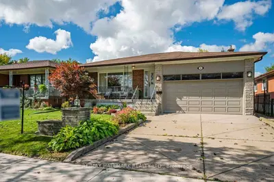 12 Tammy Lane, Toronto, On M9v 3w3