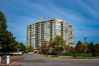 1 Rowntree Road 211, Toronto, On M9v 5g7