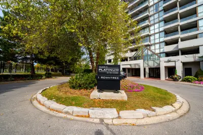 1 Rowntree Road 211, Toronto, On M9v 5g7