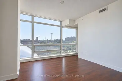 20 Joe Shuster Way 712, Toronto, On M6k 0a3