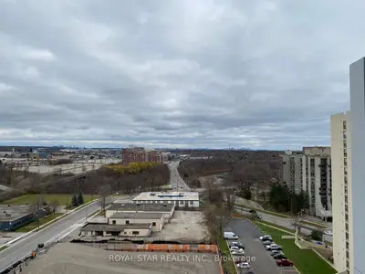65 Speers Road 1204, Oakville, On L6k 0j1