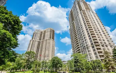 25 Kingsbridge Grdn Circle 224, Mississauga, On L5r 4b1