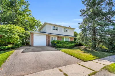 11 Dawson Crescent, Halton Hills, On L7g 1h3