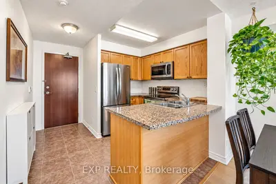 5 Michael Power Place 709, Toronto, On M9a 0a3