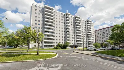 100 Lotherton Pathway 904, Toronto, On M6b 2g8