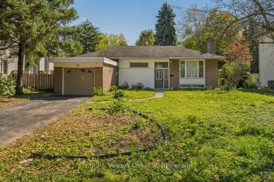 86 Selgrove Crescent, Oakville, On L6l 1l3