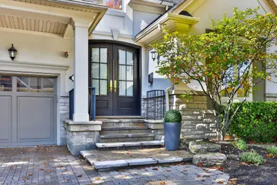 713 Hidden Grove Lane, Mississauga, On L5h 4l2