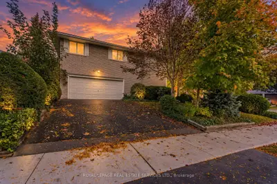220 Edenbridge Drive, Toronto, On M9a 3h1