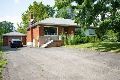 1319 Rebecca Street, Oakville, On L6l 1z3