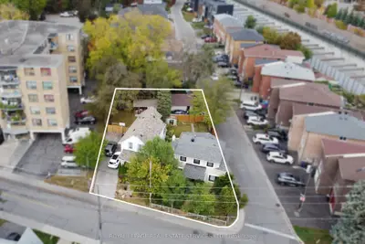 4 King George Road, Toronto, On M9n 2c1